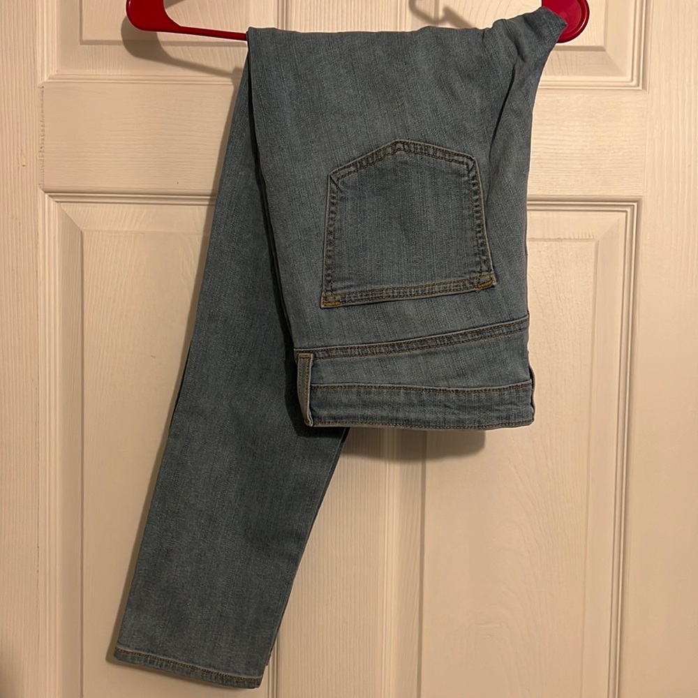 Light wash skinny jeans